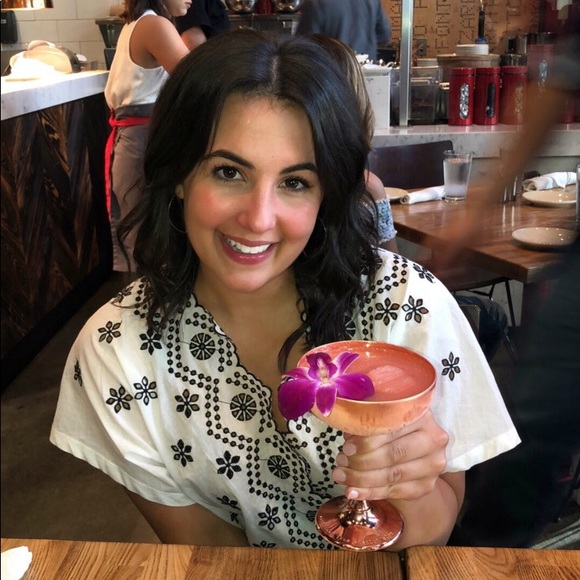 Meet your Posher, Christina - Picture 1 of 4